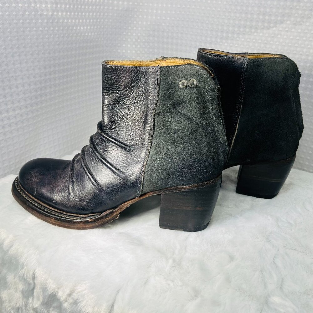 Bed Stu Arcane Cobbler Series ankle boots in black leather - Picture 5 of 10